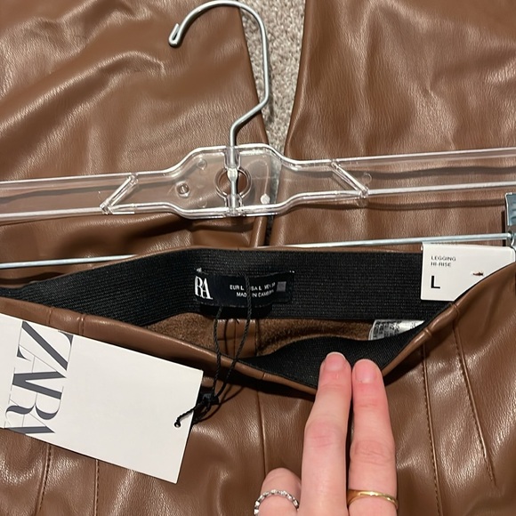NWT ZARA Brown/tan Vegan Leather Pants Size Large - Picture 3 of 3